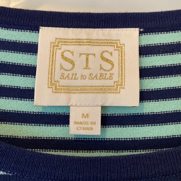 Sail to Sable medium dress with bell sleeves. - Picture 2 of 5